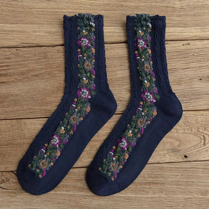 Calcetines de mujer de algodón puro con bordado de flores, calcetines de tubo medianos, tendencia retro 2024, estilo étnico, primavera y verano