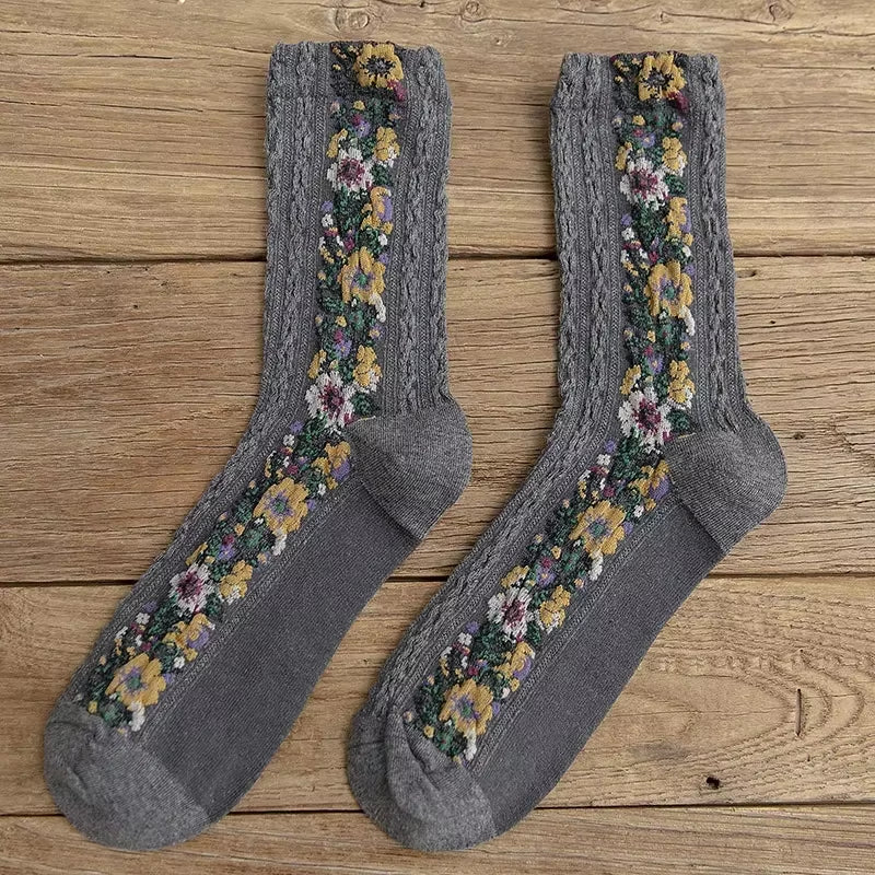 Calcetines de mujer de algodón puro con bordado de flores, calcetines de tubo medianos, tendencia retro 2024, estilo étnico, primavera y verano