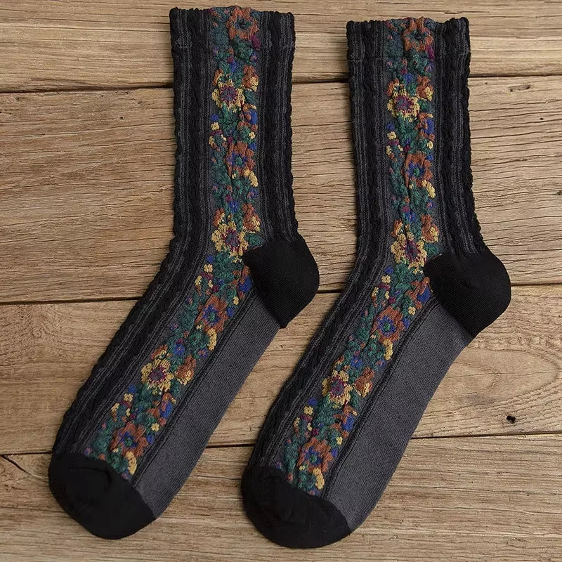 Calcetines de mujer de algodón puro con bordado de flores, calcetines de tubo medianos, tendencia retro 2024, estilo étnico, primavera y verano